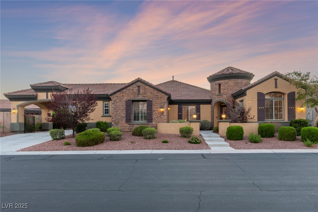 5027 Crown Cypress Street