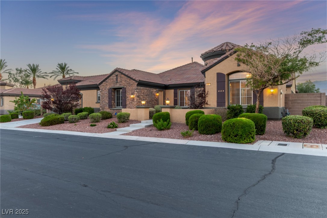 5027 Crown Cypress Street