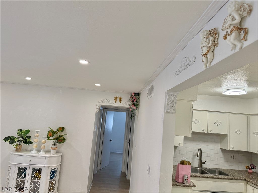 575 S Royal Crest Circle 7