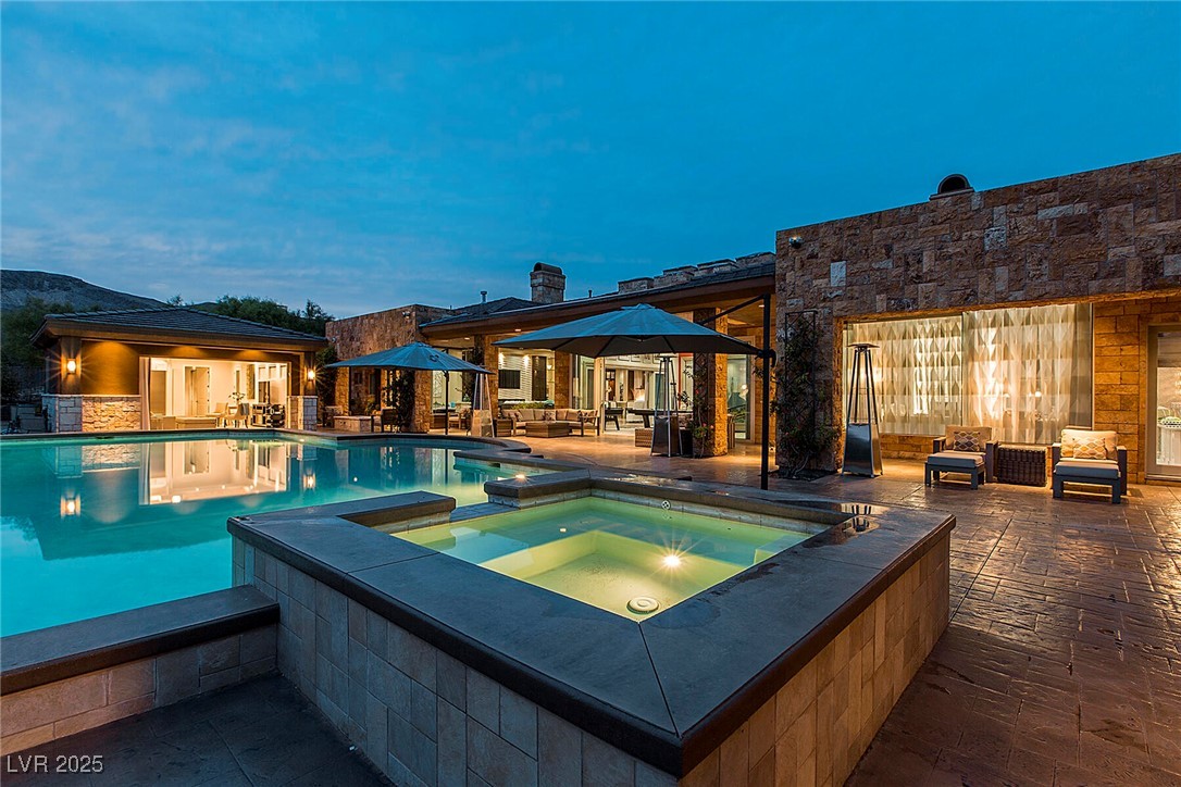 Properties 3 15 Golden Sunray Lane