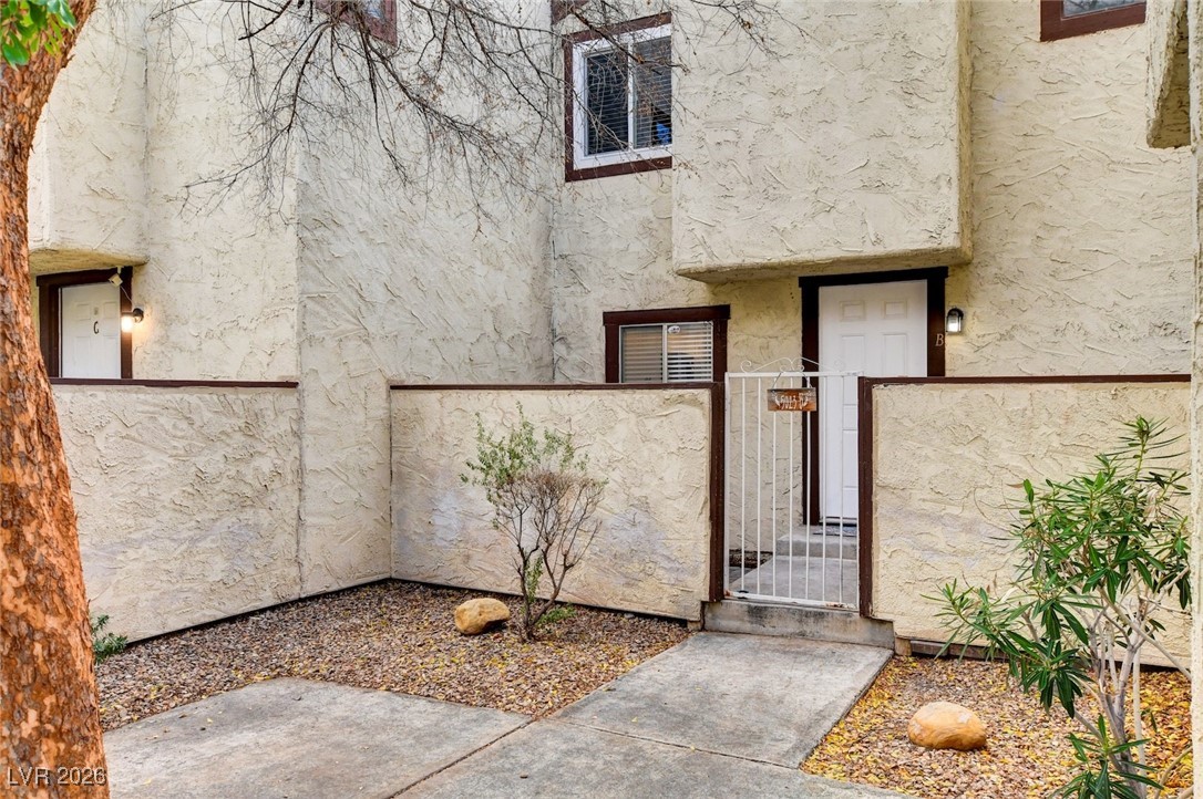 5023 Spencer Street B