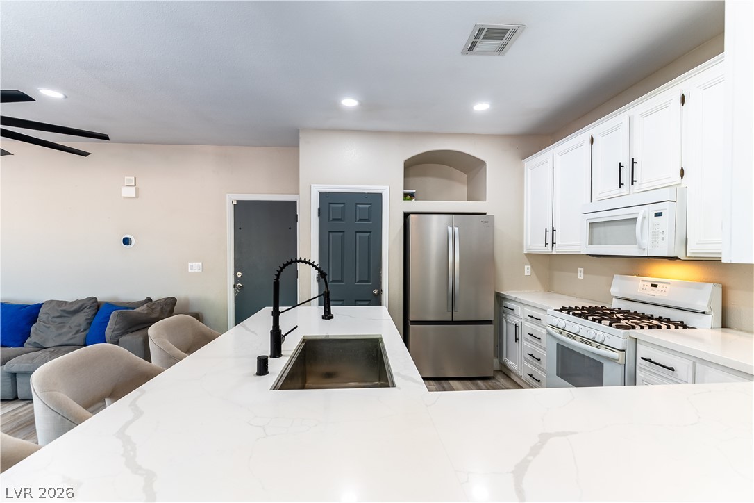 228 Emerald Vista Way