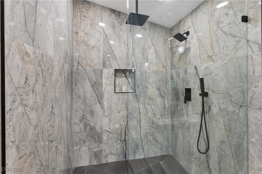 Henderson, Nevada 89052, United States, 5 Bedrooms Bedrooms, ,4 BathroomsBathrooms,Residential,Active,241448