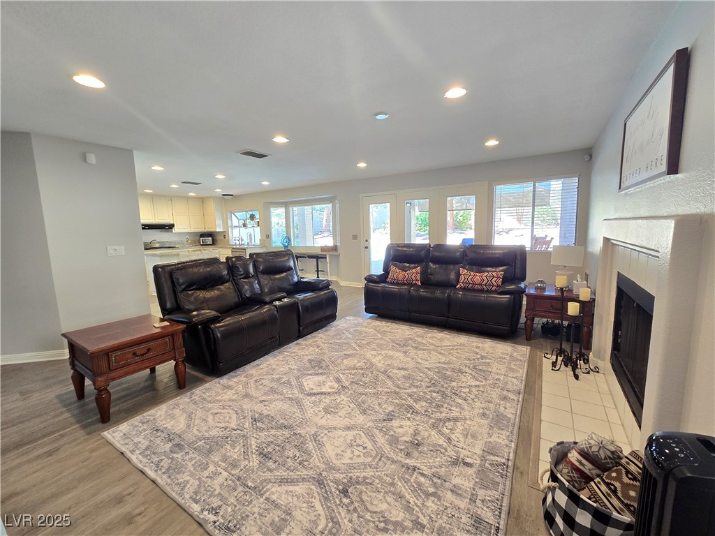 2065 Pinion Springs Drive, Henderson, Nevada image 13