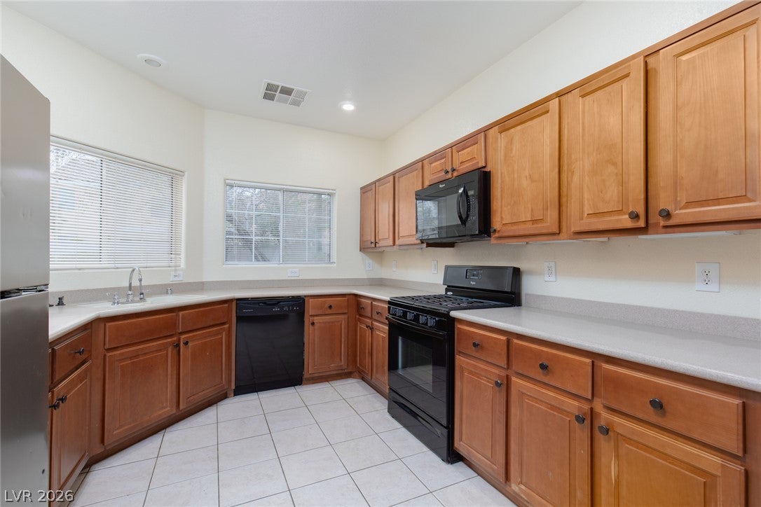 8940 SPOTTED TAIL Avenue ------