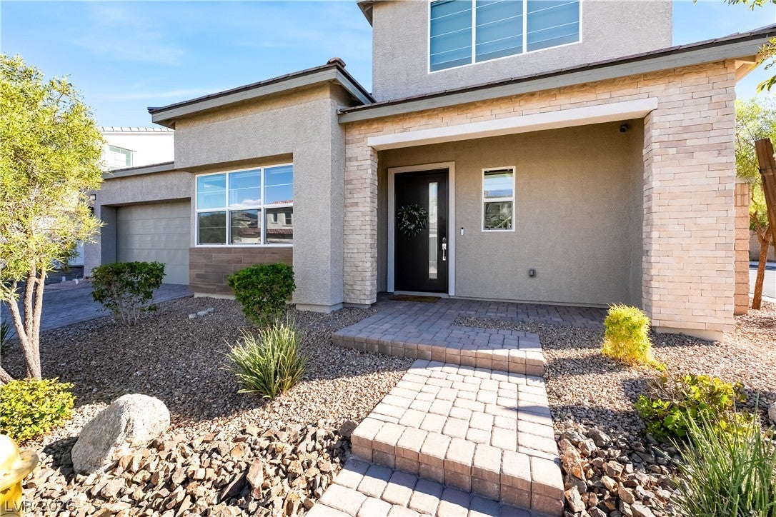 10143 Bismarck Palms Avenue