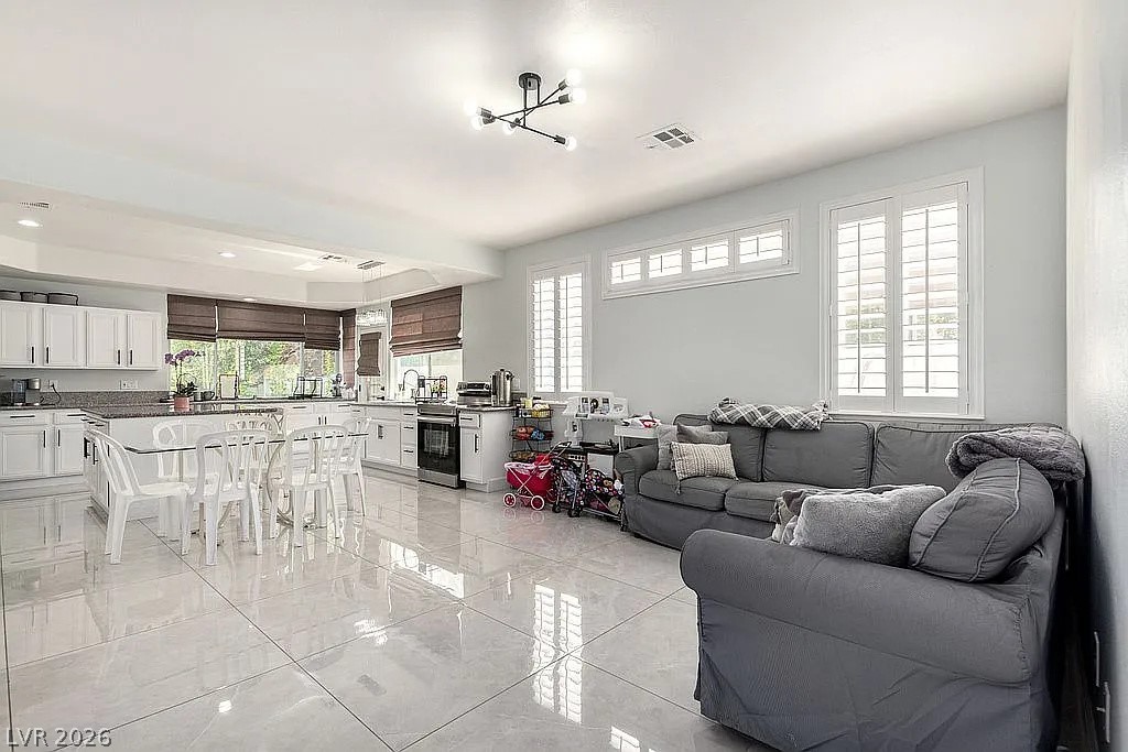 9440 Grenville Avenue