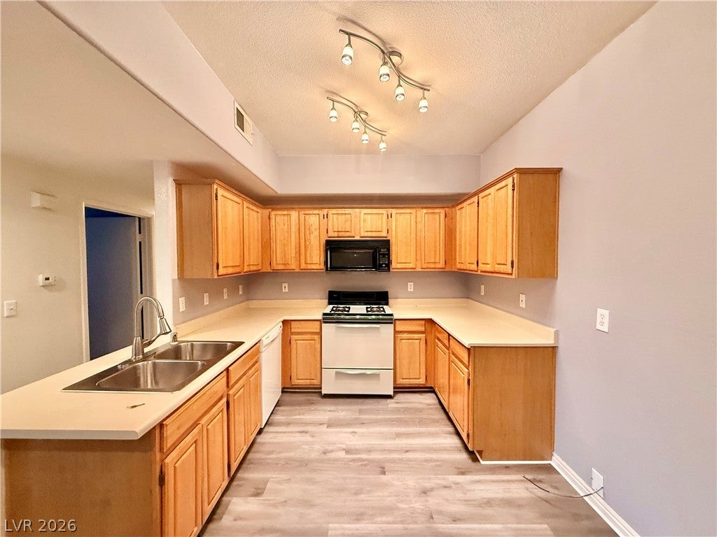 5655 E Sahara Avenue 2060