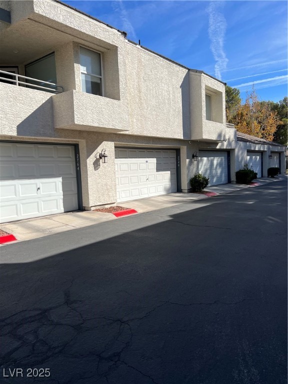 Las Vegas, Nevada 89117, United States, 2 Bedrooms Bedrooms, ,2 BathroomsBathrooms,Residential,Active,81238