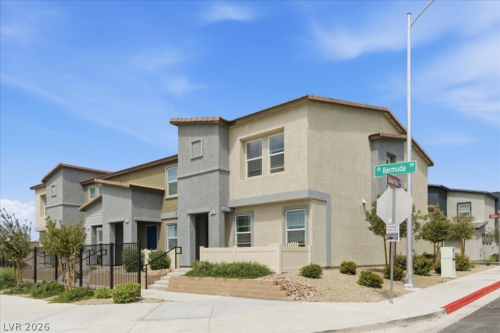 1907 Ottava Vista Street