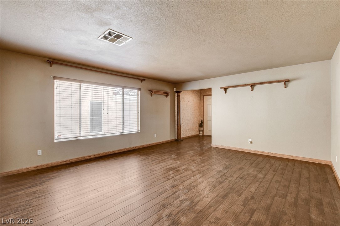 5008 Dancing Lights Avenue