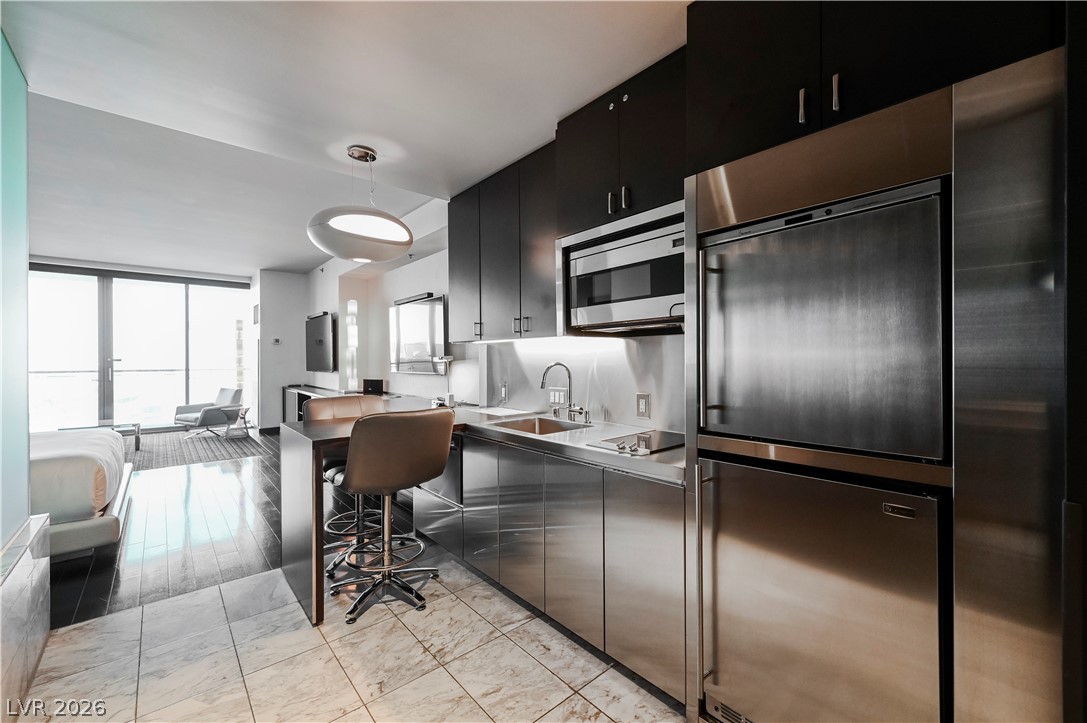 4381 W Flamingo Road 818