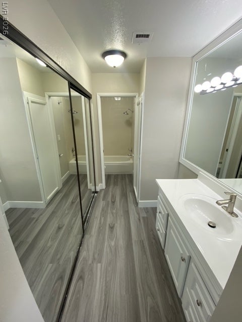 6250 W Flamingo Road 15