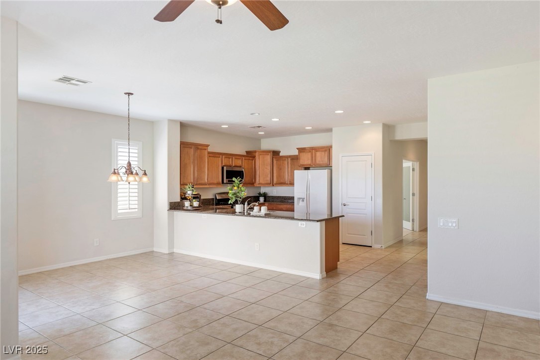 Properties 4 2425 SKY WATCHER Street