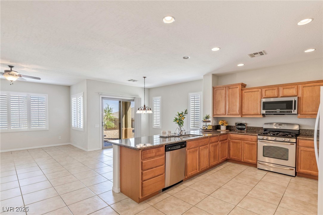 Properties 2 2425 SKY WATCHER Street