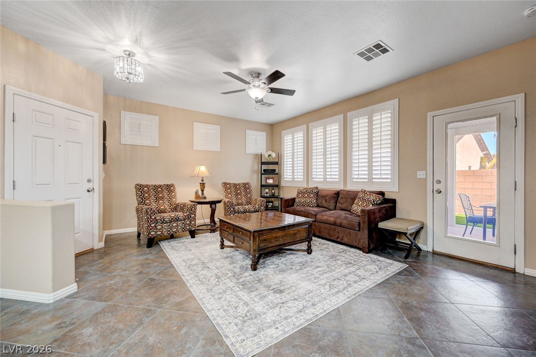 1076 Crescent Falls Street