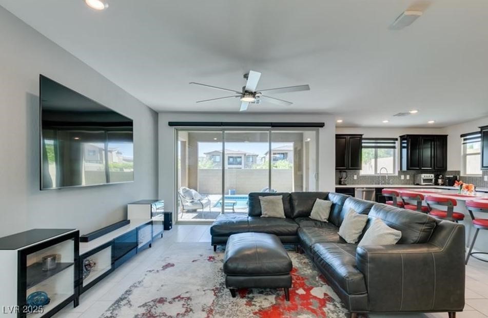 713 Foreign Reef Way