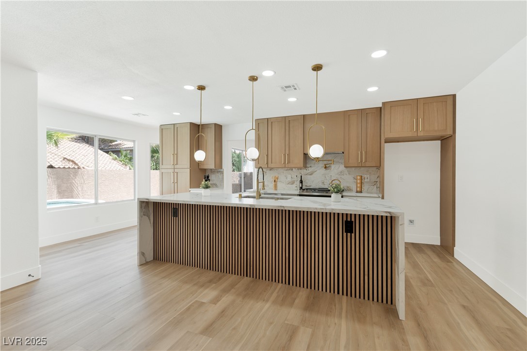 8312 Aqua Spray Avenue