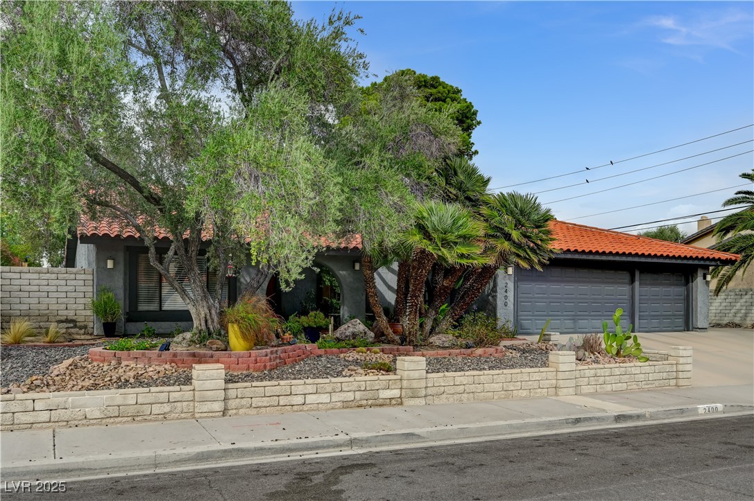 Properties 2 2400 La Solana Way