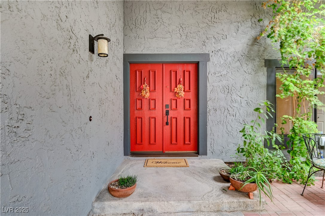 Properties 3 2400 La Solana Way