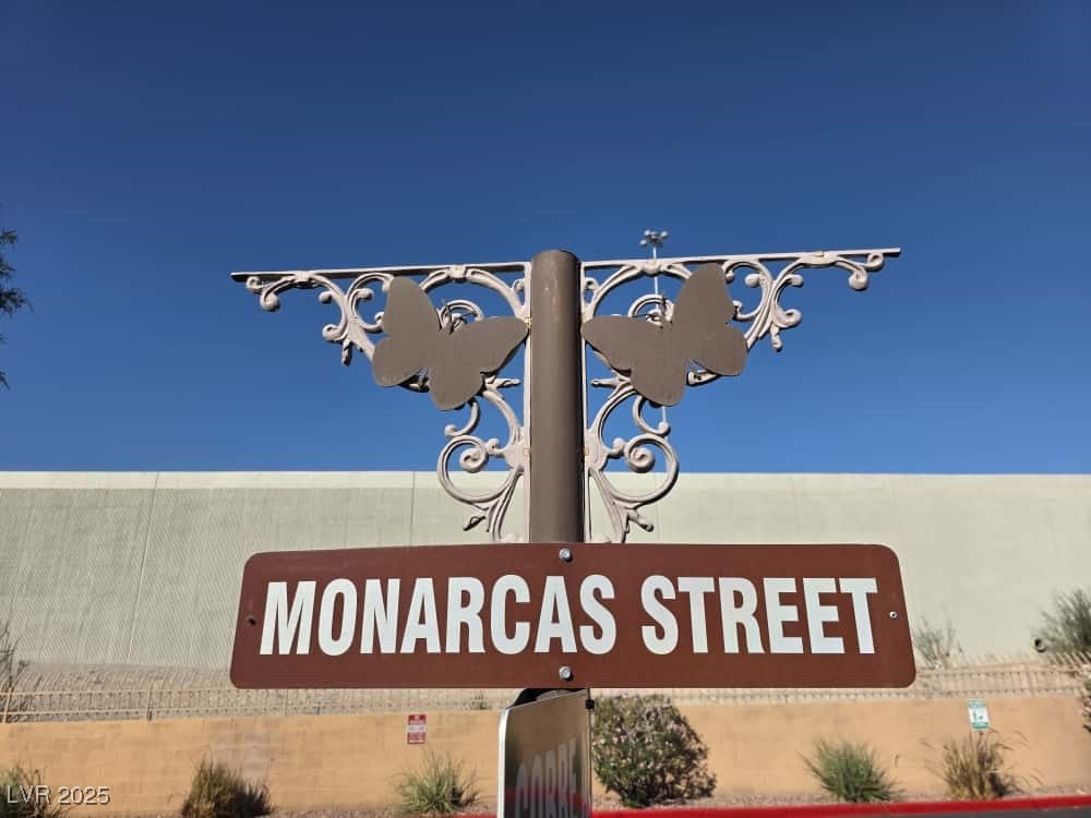 3600 Monarcas Street 202
