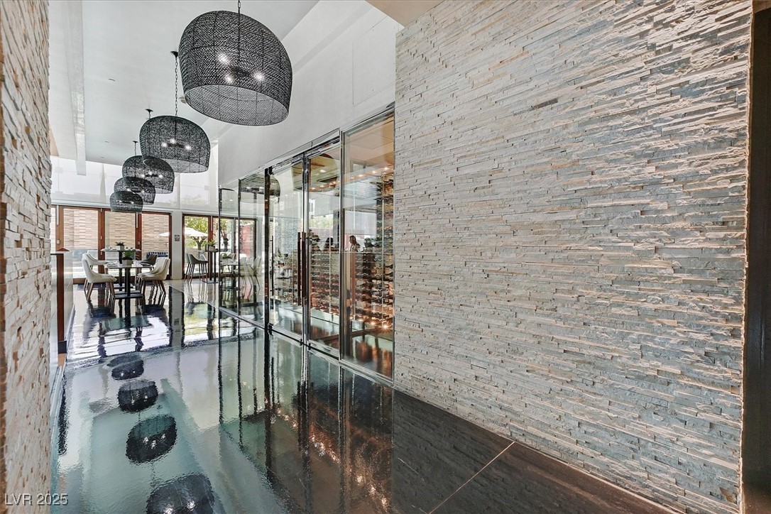 Las Vegas, Nevada 89103, United States, 1 Bedroom Bedrooms, ,2 BathroomsBathrooms,Residential,Active,133120