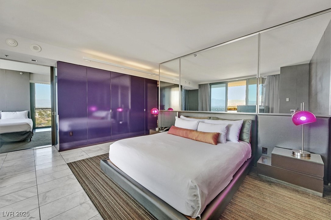 Las Vegas, Nevada 89103, United States, 1 Bedroom Bedrooms, ,2 BathroomsBathrooms,Residential,Active,133120