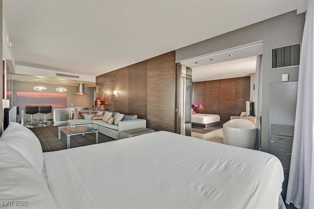 Las Vegas, Nevada 89103, United States, 1 Bedroom Bedrooms, ,2 BathroomsBathrooms,Residential,Active,133120