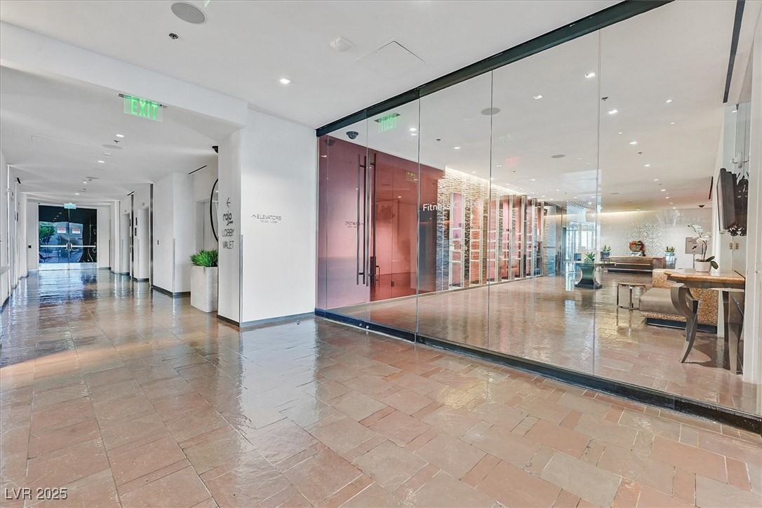 Las Vegas, Nevada 89103, United States, 1 Bedroom Bedrooms, ,2 BathroomsBathrooms,Residential,Active,133120