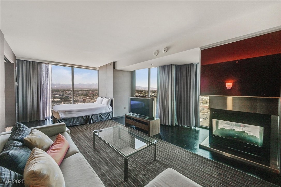 Las Vegas, Nevada 89103, United States, 1 Bedroom Bedrooms, ,2 BathroomsBathrooms,Residential,Active,133120