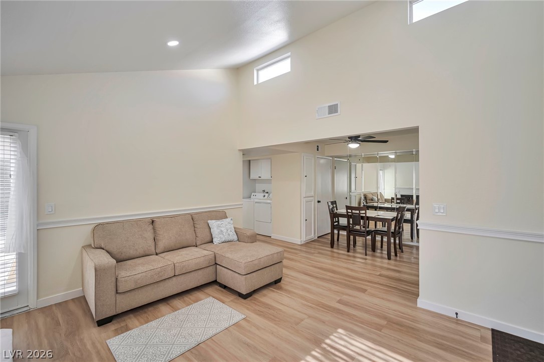 1701 E Katie Avenue 8