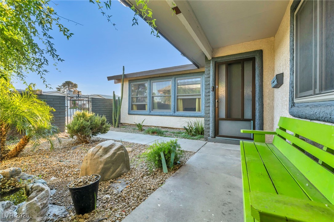 3970 Shadow Wood Avenue