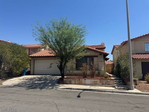 Homes For Sale - 2504 Berwick Court<br/> Clark County, Henderson, NV 89014