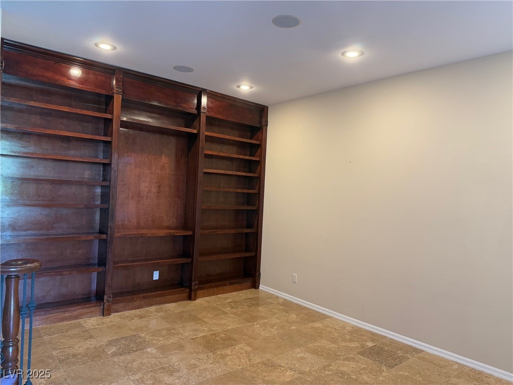 25 Holston Hills Road