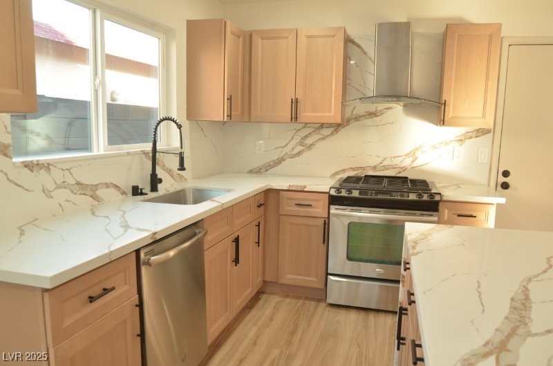 5361 W Braewood Avenue