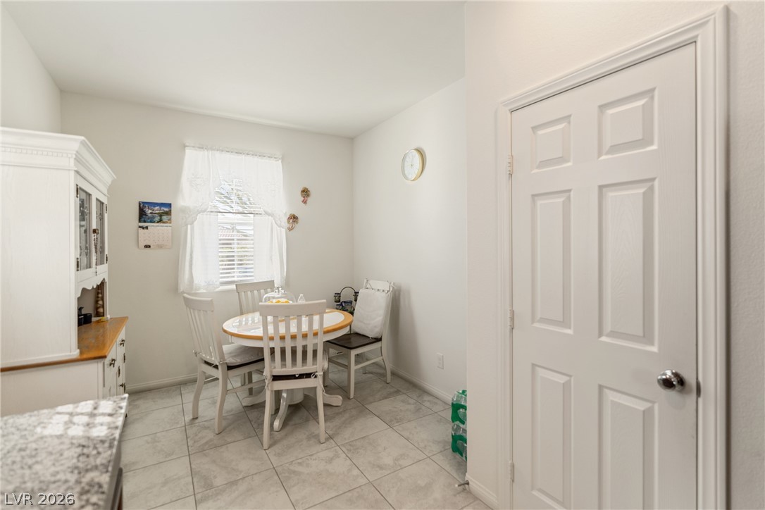 984 Brilliant Meadow Avenue