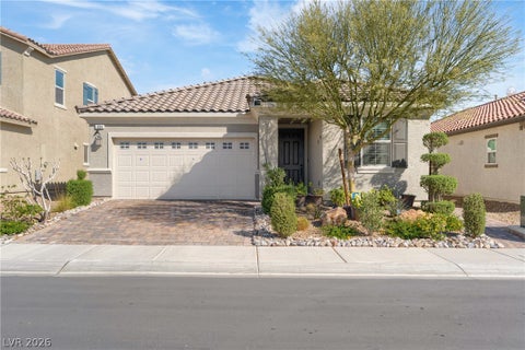 Homes For Sale - 984 Brilliant Meadow Avenue<br/> Clark County, North Las Vegas, NV 89086