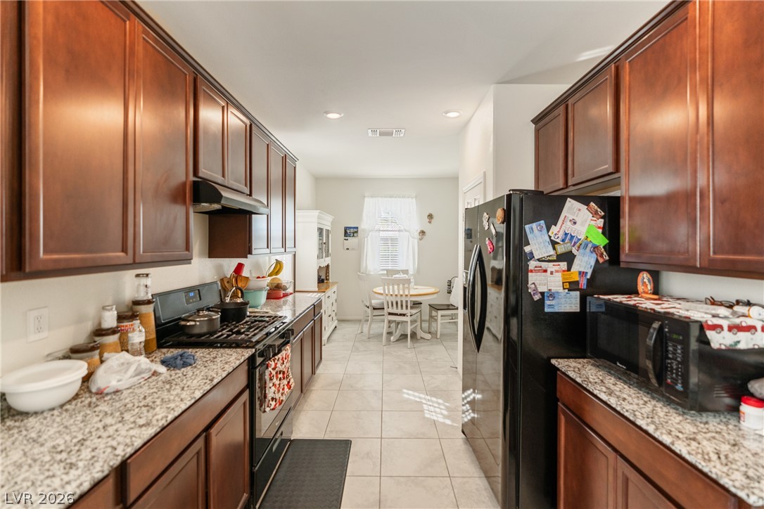 984 Brilliant Meadow Avenue