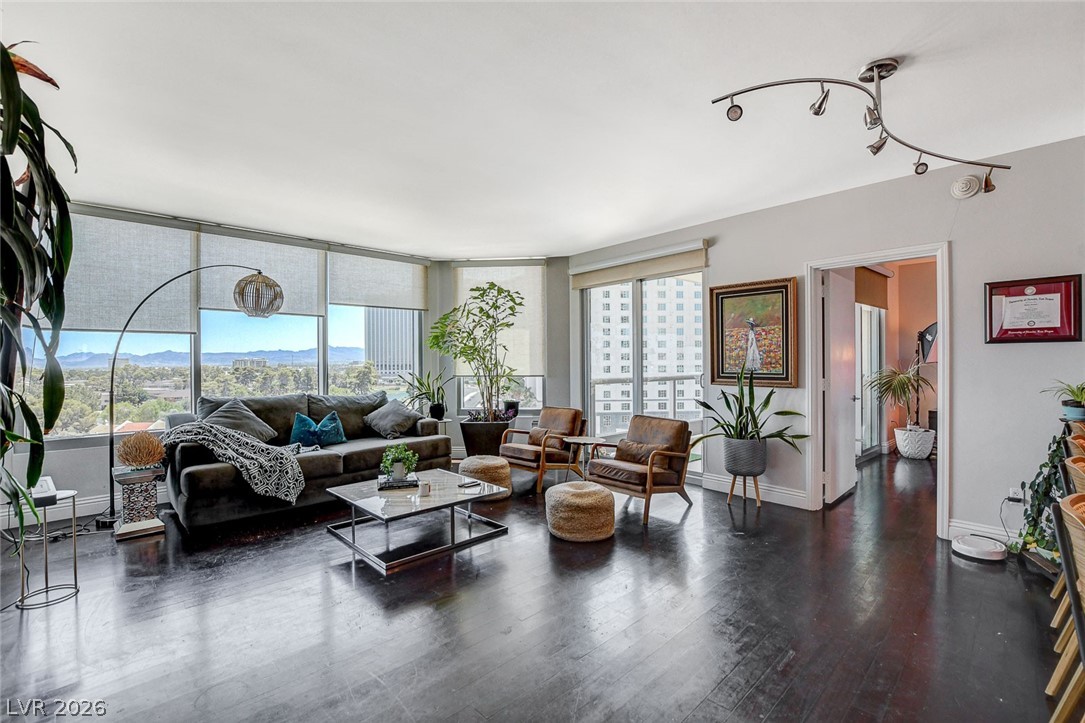 322 Karen Avenue 601