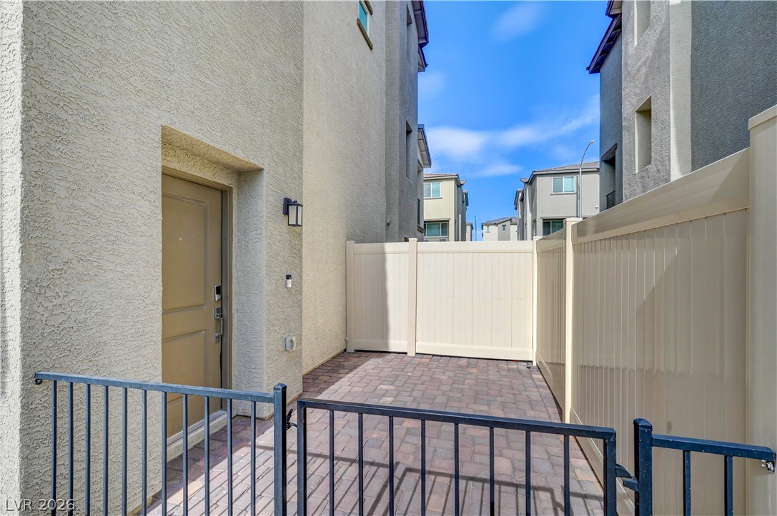 6944 Skyline Blue Street