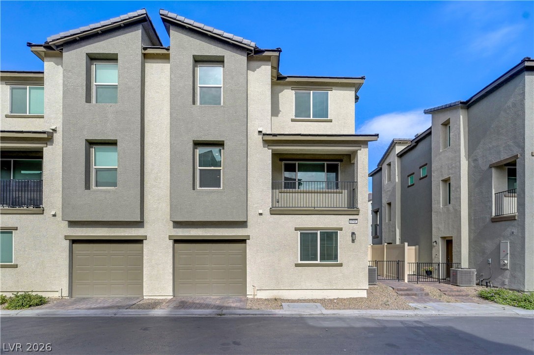 6944 Skyline Blue Street