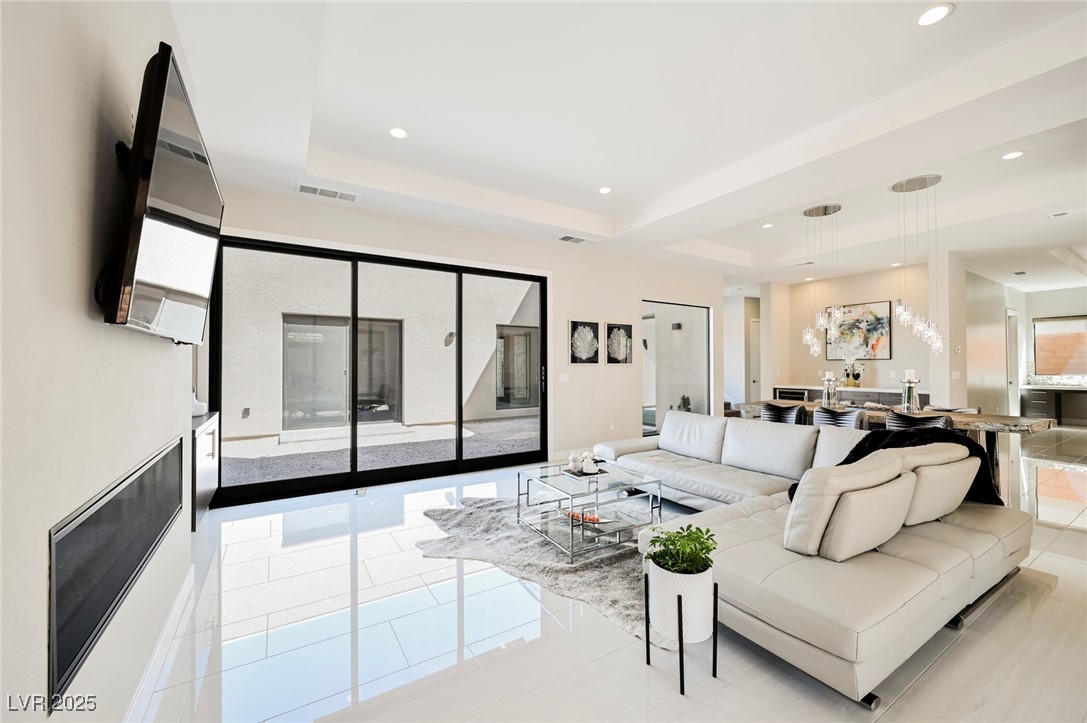19 GARDEN RAIN Drive