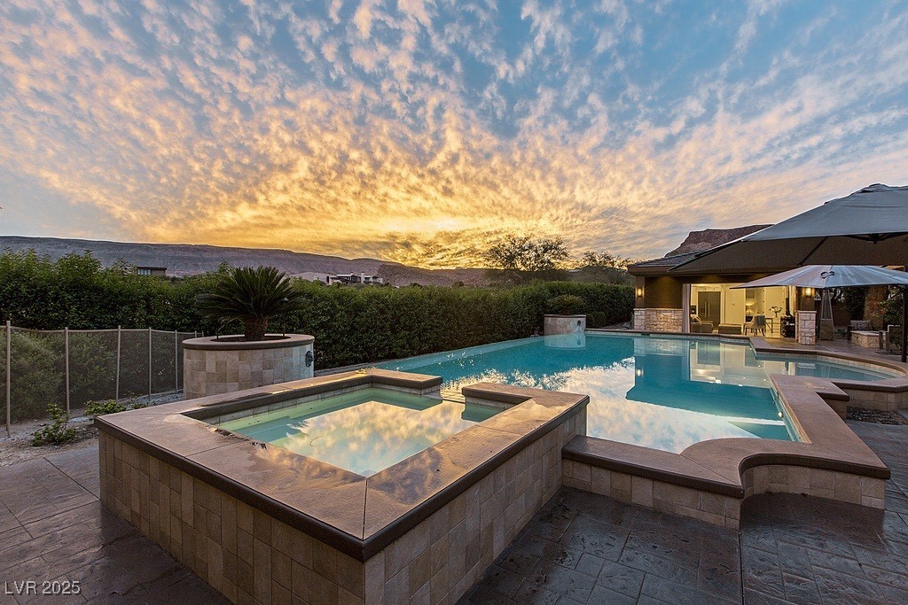 15 Golden Sunray Lane