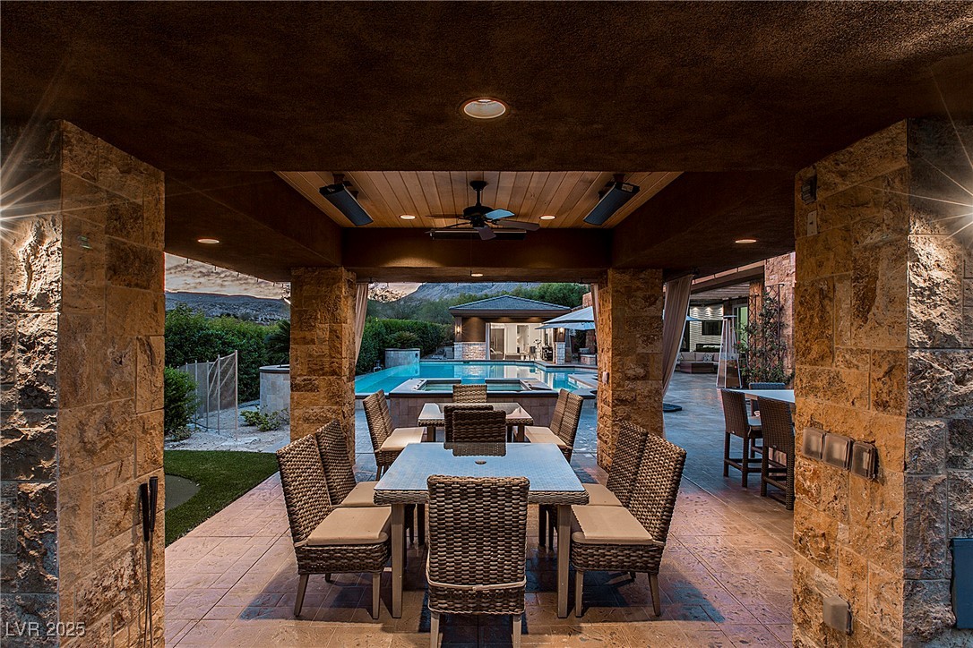 15 Golden Sunray Lane