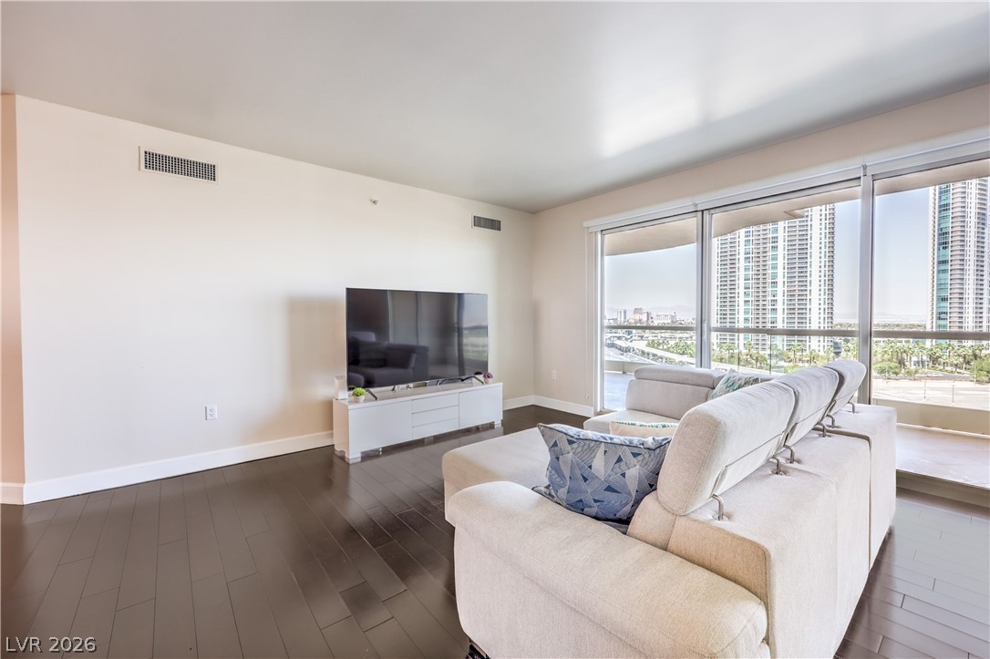 2777 Paradise Road 807