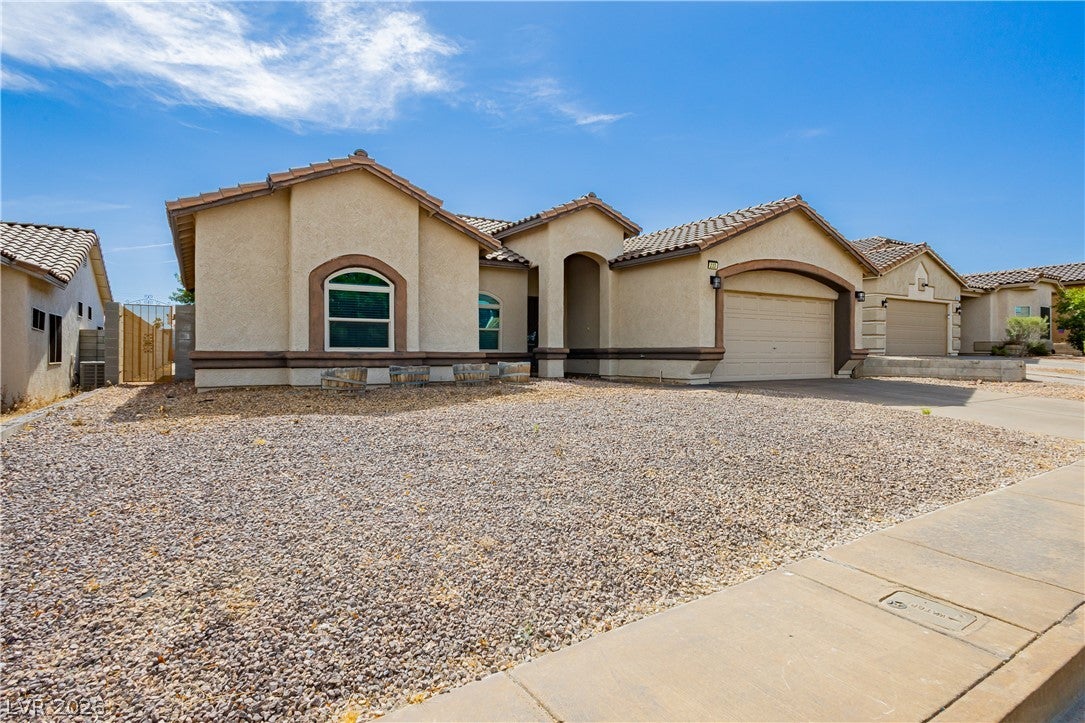 233 Albany Way