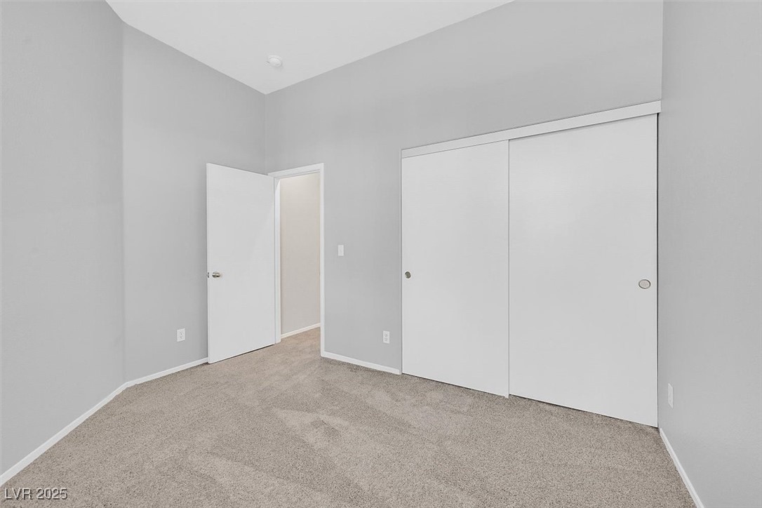 Las Vegas, Nevada 89108, United States, 2 Bedrooms Bedrooms, ,2 BathroomsBathrooms,Residential,Pending,3921