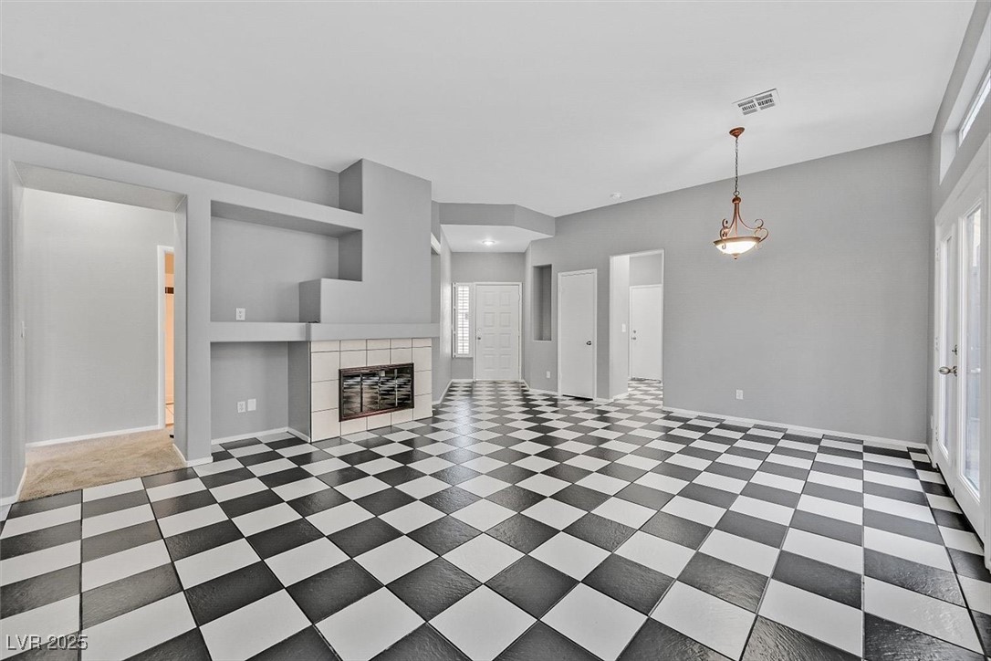 Las Vegas, Nevada 89108, United States, 2 Bedrooms Bedrooms, ,2 BathroomsBathrooms,Residential,Pending,3921