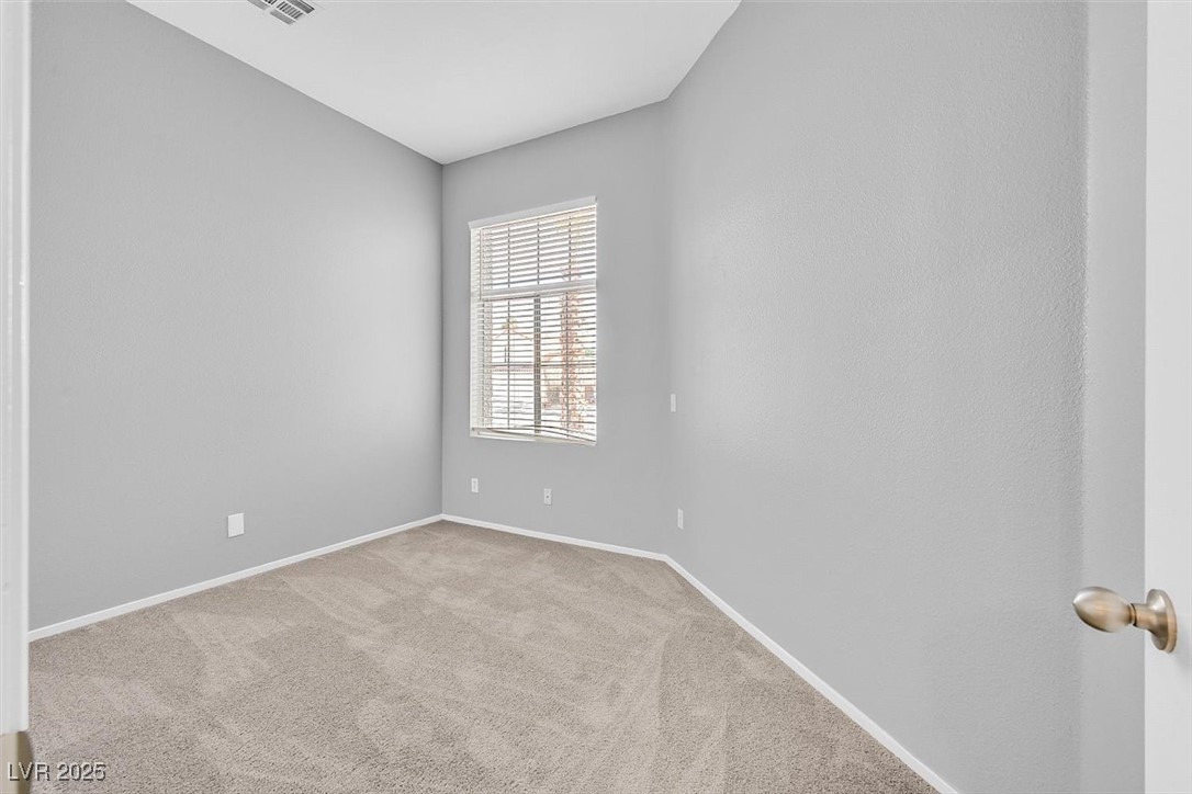 Las Vegas, Nevada 89108, United States, 2 Bedrooms Bedrooms, ,2 BathroomsBathrooms,Residential,Pending,3921