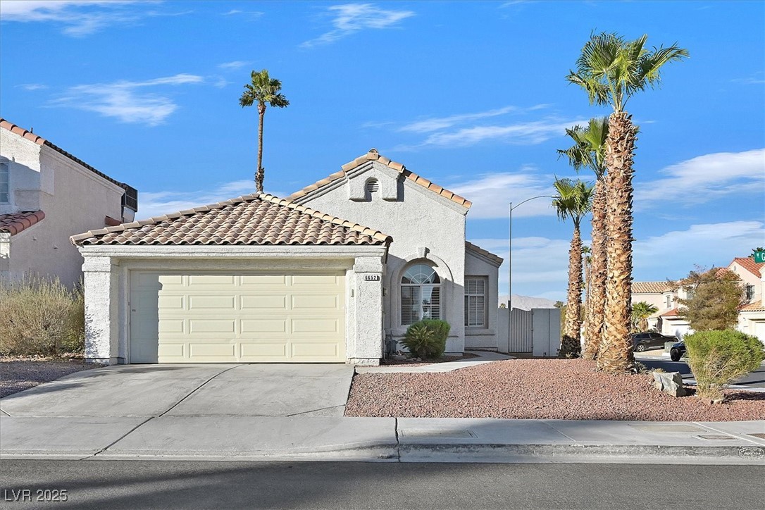 Las Vegas, Nevada 89108, United States, 2 Bedrooms Bedrooms, ,2 BathroomsBathrooms,Residential,Pending,3921